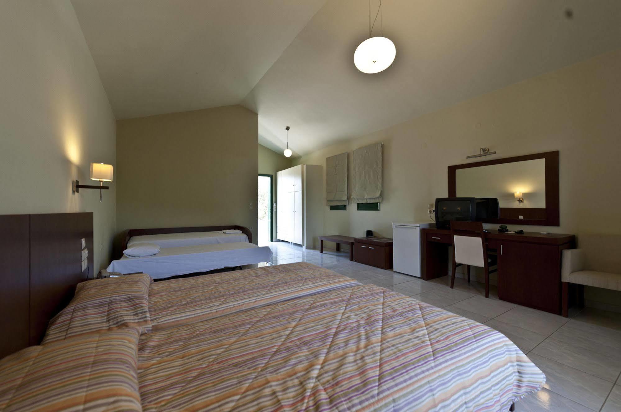 Skiathos Club Hotel & Suites Vasilias  Eksteriør billede